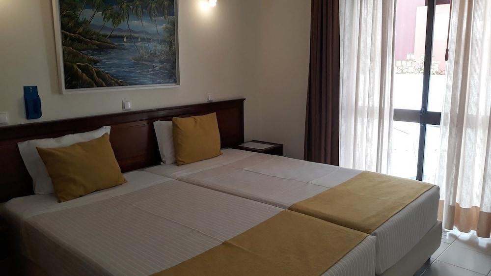 Boutique Hotel Marina S. Roque Lagos Esterno foto