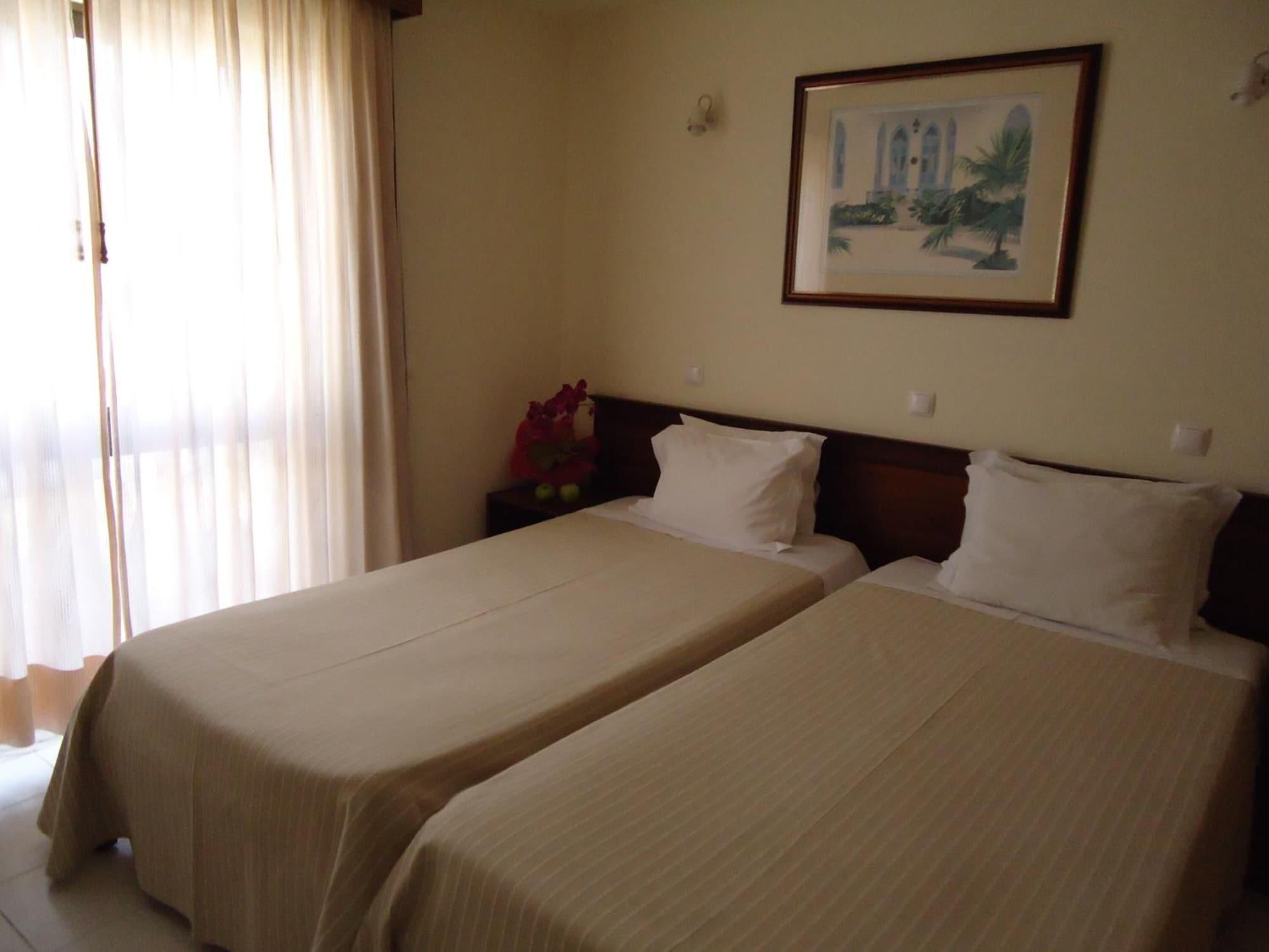 Boutique Hotel Marina S. Roque Lagos Esterno foto