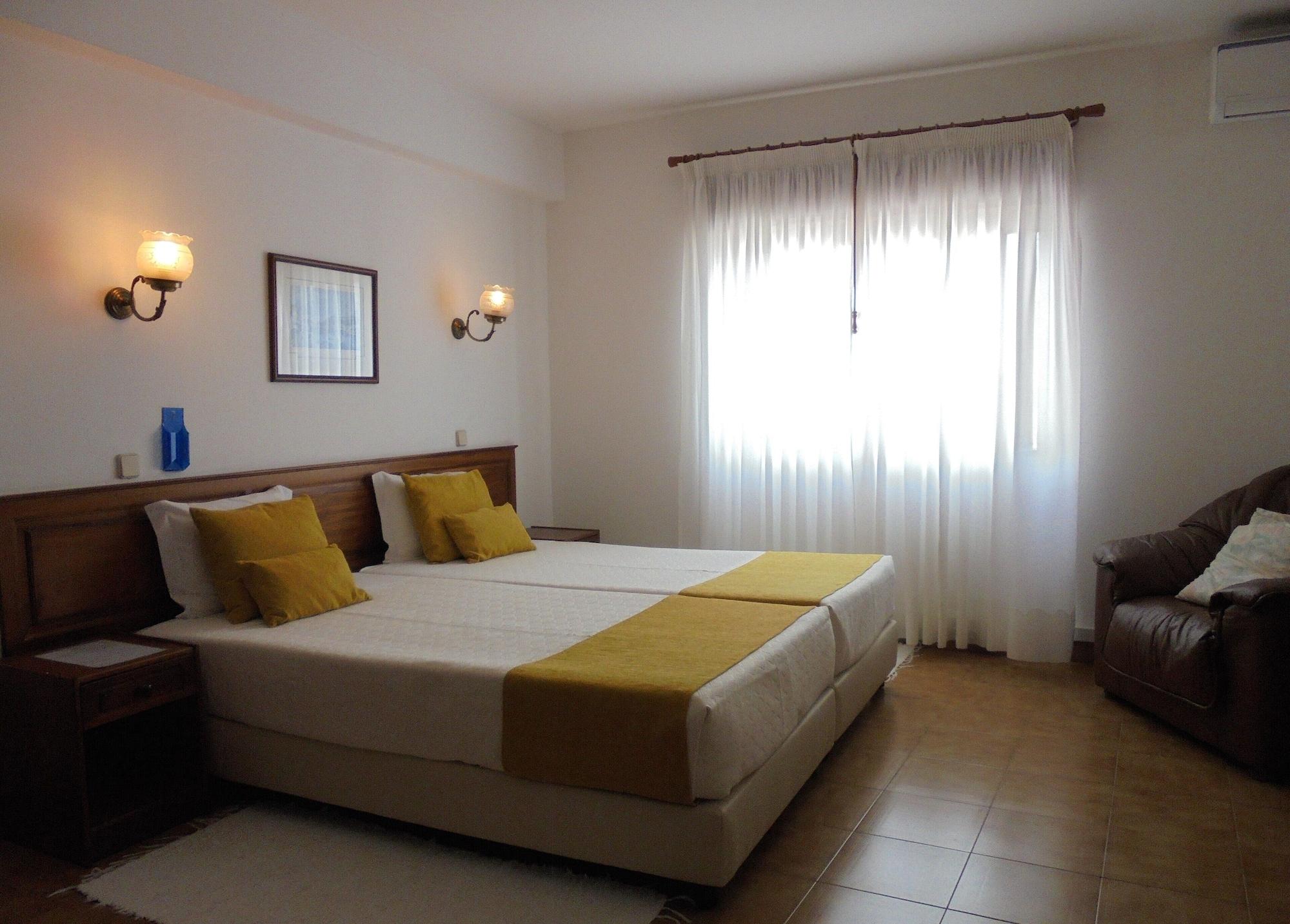 Boutique Hotel Marina S. Roque Lagos Esterno foto